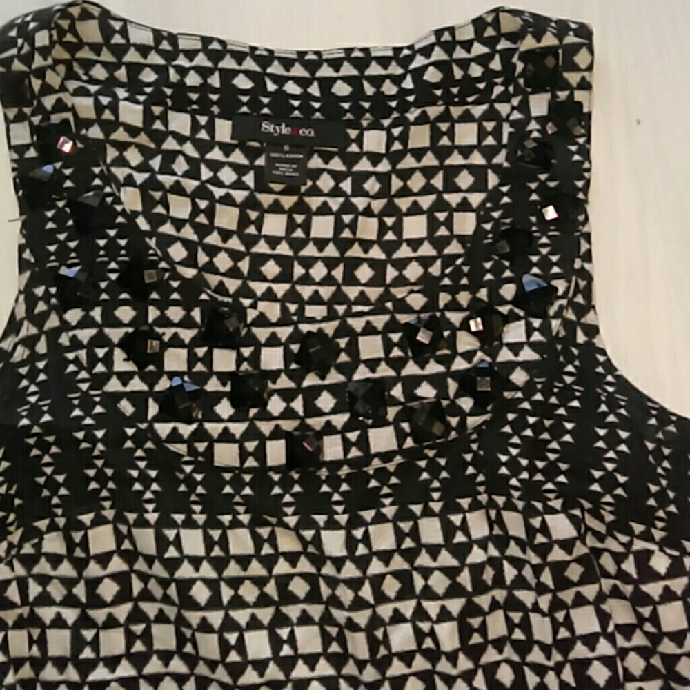 Dress - Picture 2 of 3